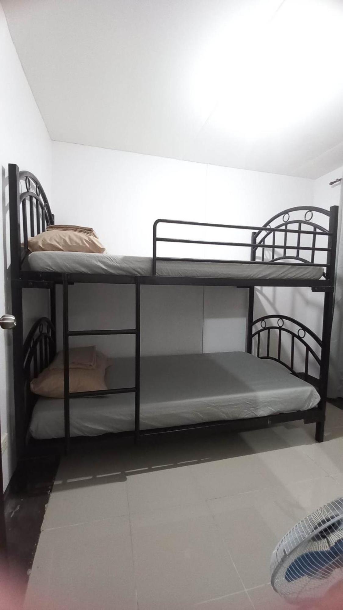 2 Bedroom House At Deca Homes Talomo ダバオ　シティ エクステリア 写真