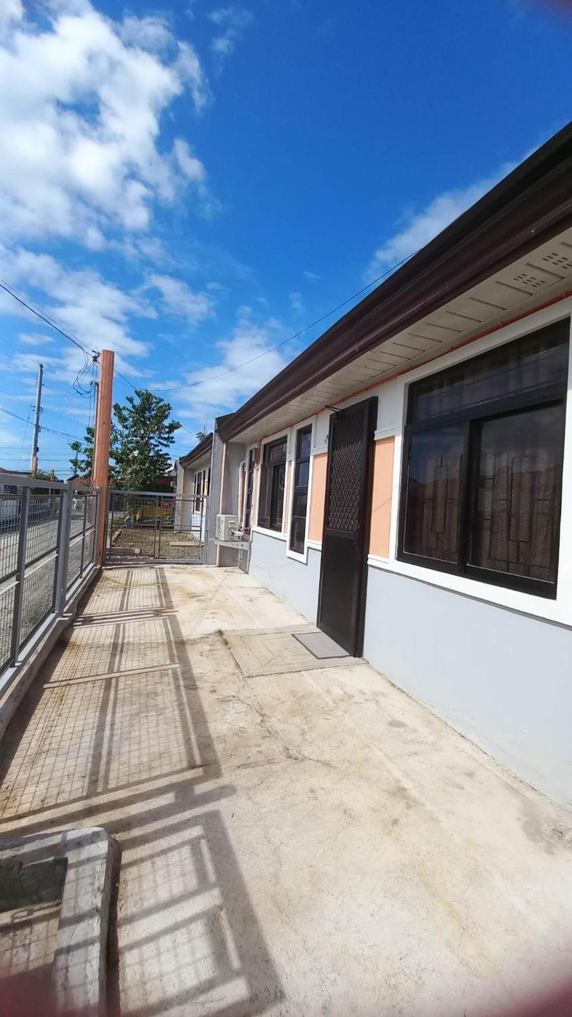 2 Bedroom House At Deca Homes Talomo ダバオ　シティ エクステリア 写真